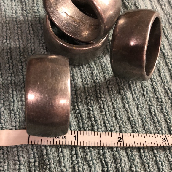Pewter Napkin Rings. Set of Four - Picture 6 of 11